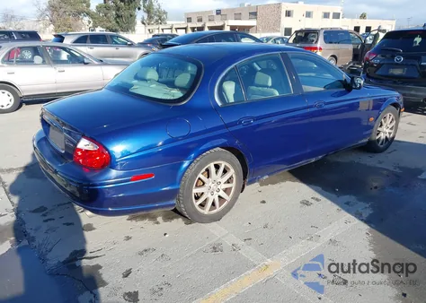 2002 Jaguar S-Type 4.0L V8 z USA, uszkodzony, nr VIN SAJDA03P12GM43535